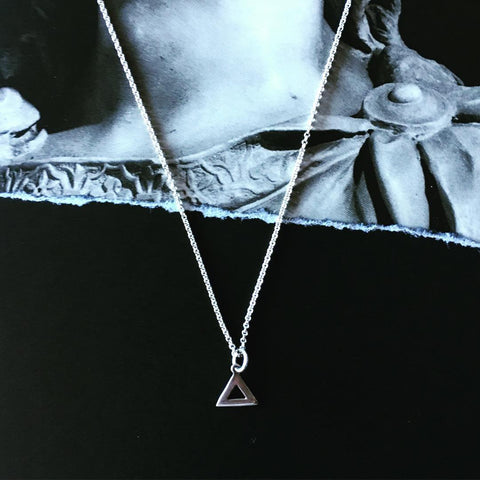 Collar Triangulus II en plata