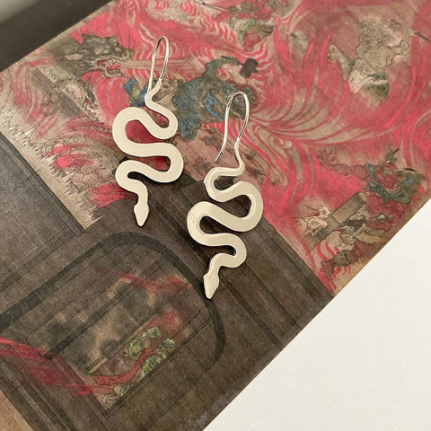Aretes Serpiente M en plata.