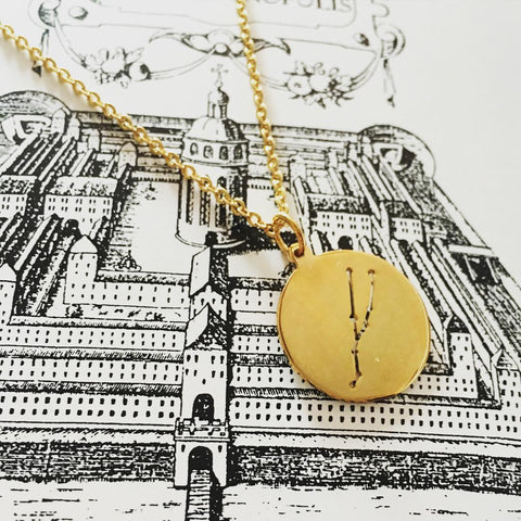 Collar medalla tauro en oro.
