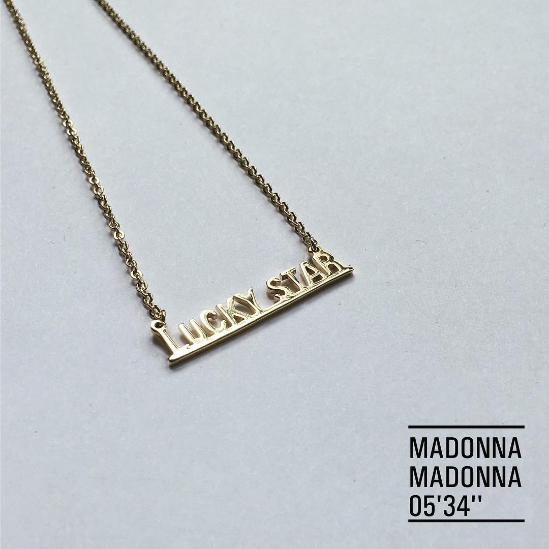 Collar Lucky Star en oro.
