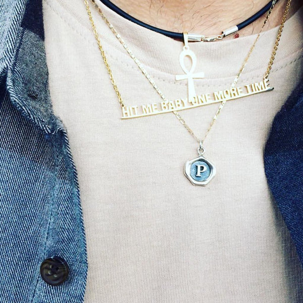 Collar Baby One More Time en oro.