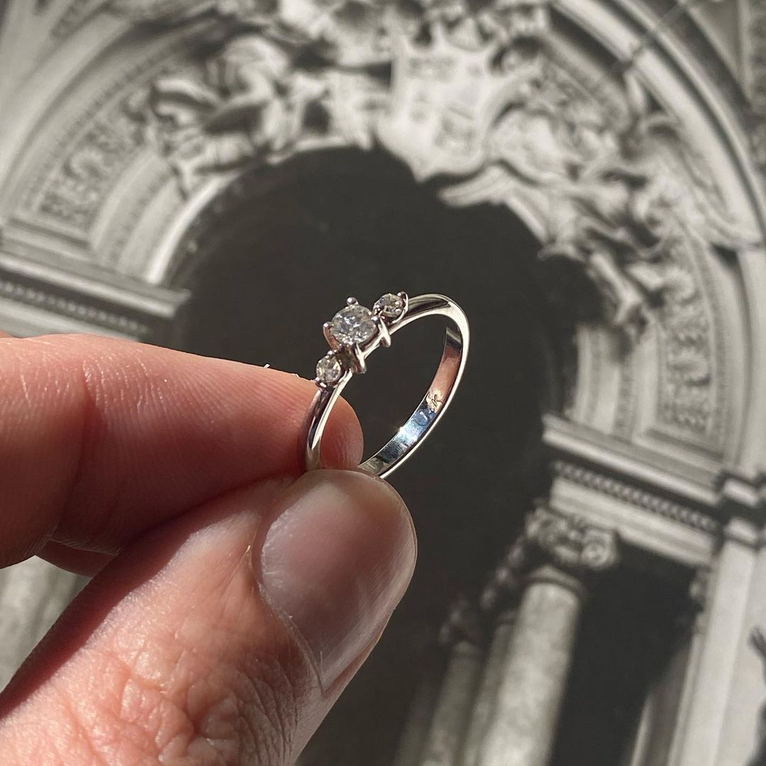 Anillo en Oro Blanco y Diamantes.