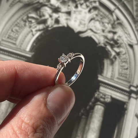 Anillo en Oro Blanco y Diamantes.