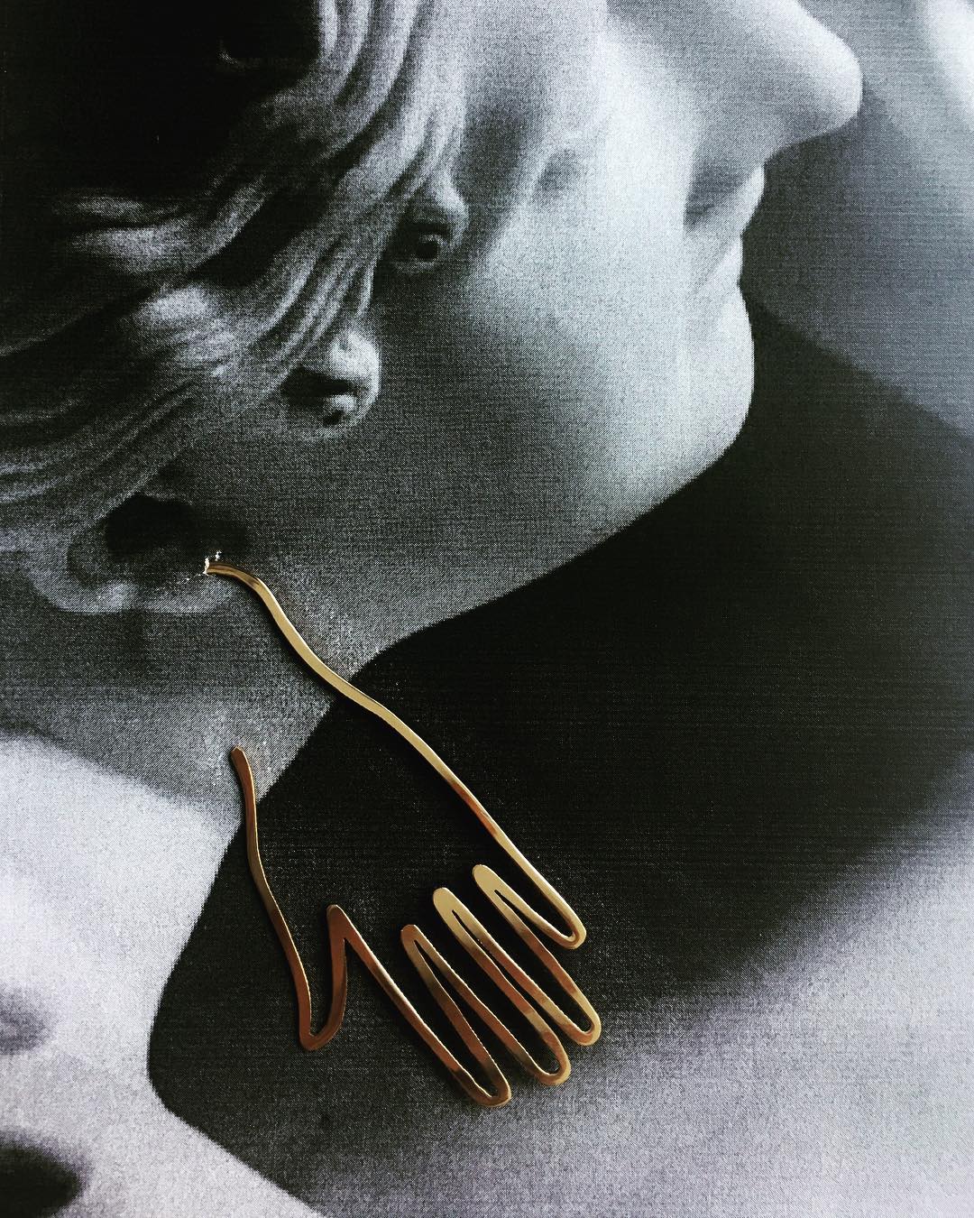 Aretes Quiromancia Linum en oro.