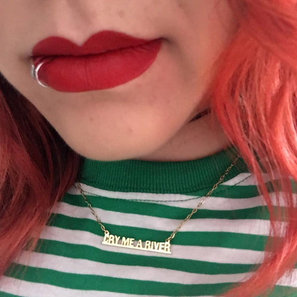 Collar Cry me a river en oro.